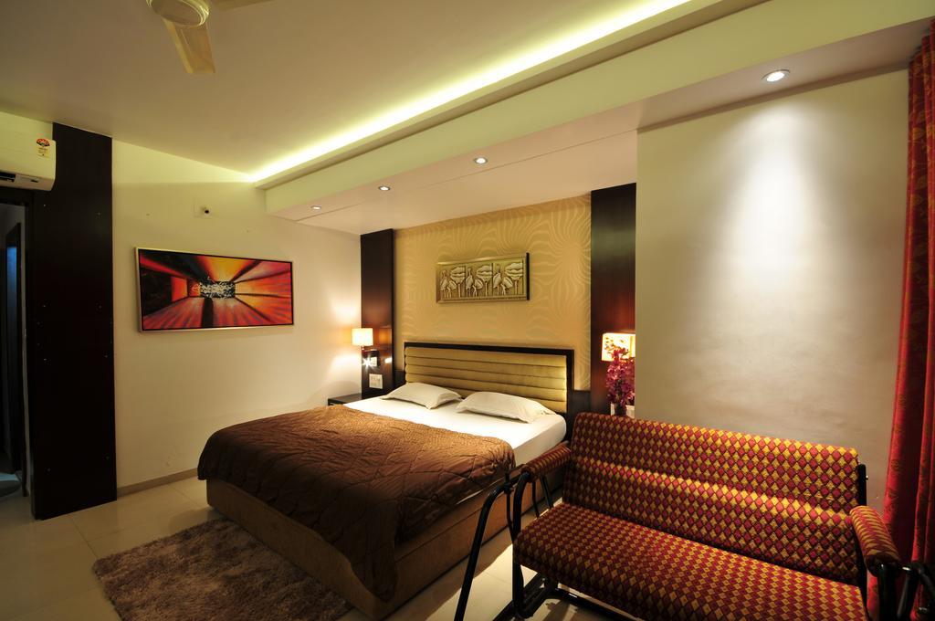 Hotel Surabhi Regency Ананд Номер фото